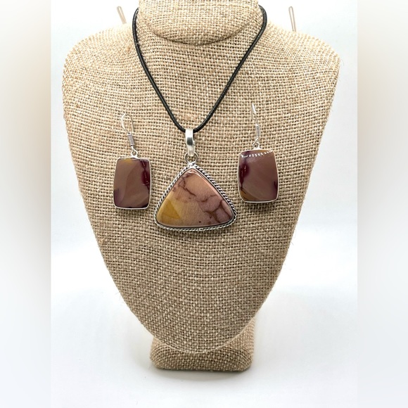 Mookaite Pendant & Earrings Set - Picture 12 of 14